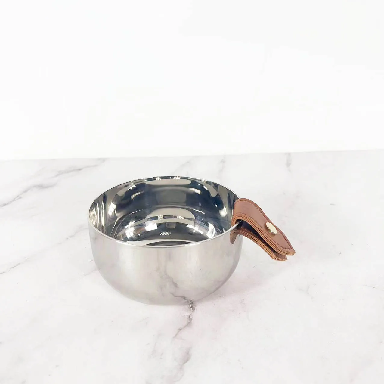 Nowoczesny skórzany srebrny me – Ice Bucket Silver recenzja i cena