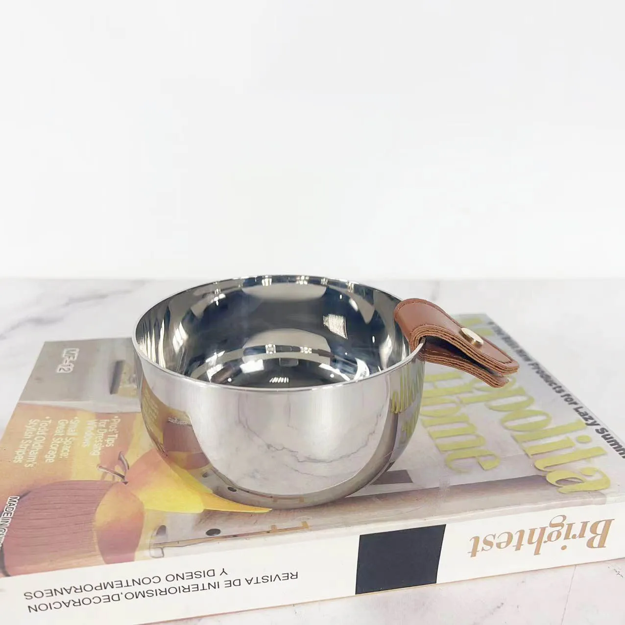 Nowoczesny skórzany srebrny me – Ice Bucket Silver recenzja i cena