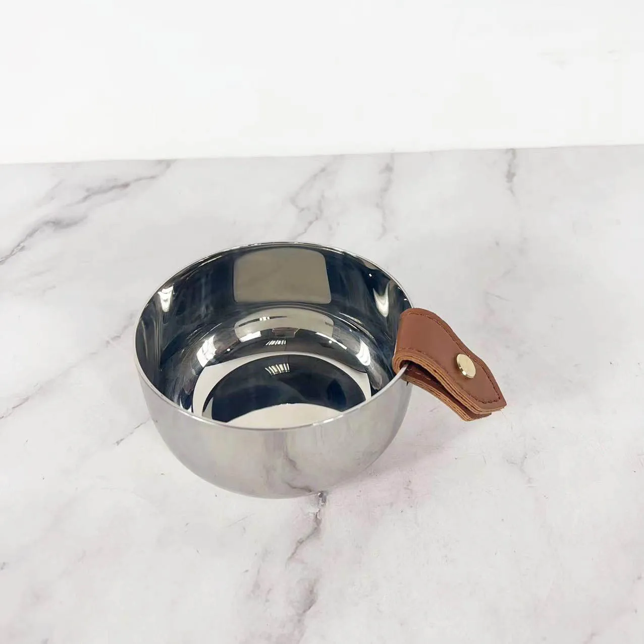 Nowoczesny skórzany srebrny me – Ice Bucket Silver recenzja i cena